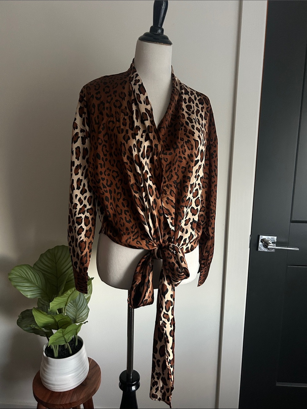 🐆 M Leopard Print Tie-Front Blouse long sleeve loose fit Brown/Cream